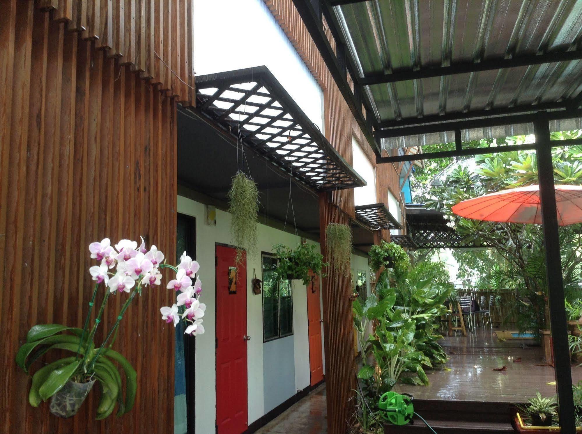 Hi Guesthouse Airport Chiang Mai Exterior foto